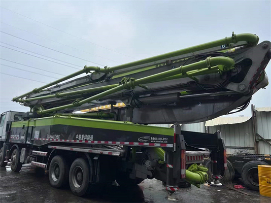 De Concrete Pomp Gesloten Lijn 600 L van de Zoomlion Hydraulische Gebruikte Vrachtwagen
