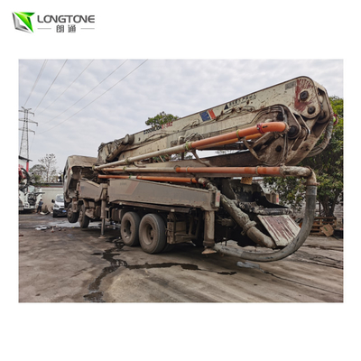 25m 30m 35m 38m 45m 50m de Vrachtwagen van de Boompomp zette Concrete Mixer en Pomp op