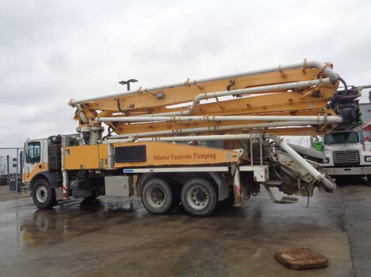 Gebruikte Zoomlion-Diesel Vrachtwagen Concrete Pomp met Max. Gezamenlijke Diameter van 24-36 Mm
