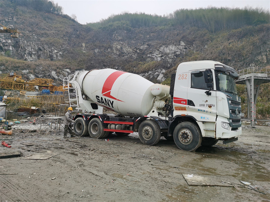 de Witte Tweelingvrachtwagen van de de Schacht Concrete Mixer van 10m ³ voor Industrieel